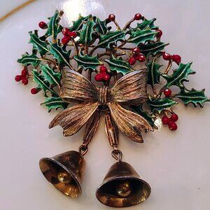 Vtg Signed Weiss Holly Mistletoe Brooch Bell Dangle Christmas Green Red Holiday